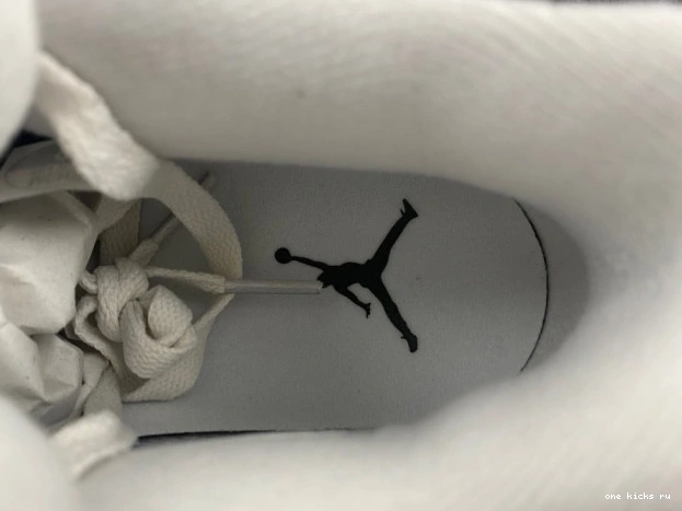 Chep Onekick Jordan Frozen AQ9129-001 Moments 4 Air 0626